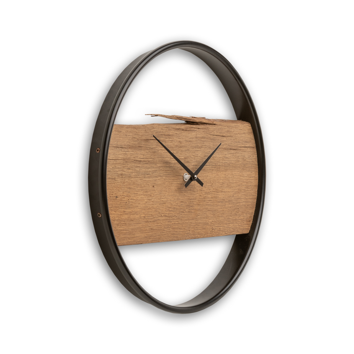 Handgefertigte Wanduhr aus Altholz-Eiche 40 cm im minimalistischen Design – No. 568 – Detailansicht
