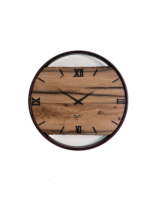 Handgefertigte Wanduhr aus Altholz-Eiche 45 cm mit Metallring – No. 551 – Gesamtansicht
