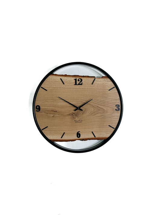 Handgefertigte Wanduhr aus Eiche 45 cm mit Edelstahlring – No. 505 – Gesamtansicht