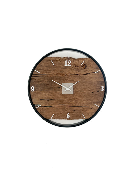 Handgefertigte Wanduhr aus Altholz-Eiche 50 cm mit Edelstahlring – No. 522 – Gesamtansicht