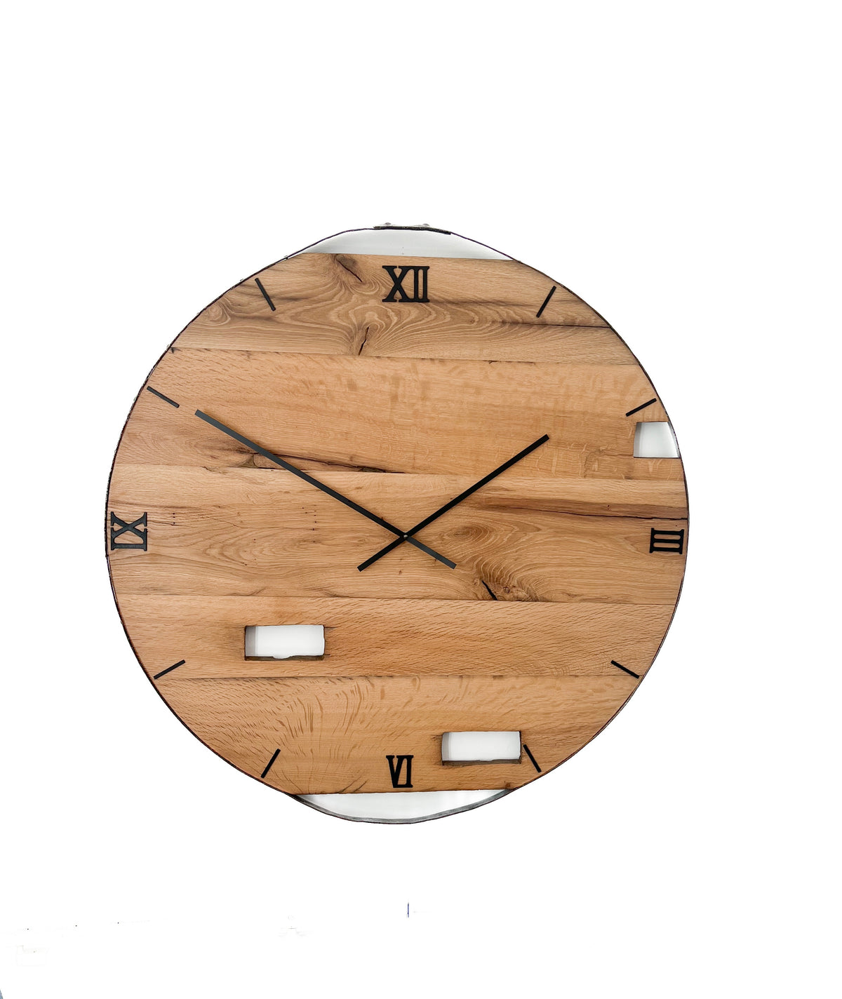 Handgefertigte XXL-Wanduhr aus Altholz-Eiche 83 cm mit Fassring – No. 489 – Gesamtansicht
