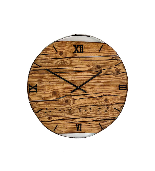 Handgefertigte XXL-Wanduhr aus Altholz-Fichte mit Fassring – No. 523 – Gesamtansicht