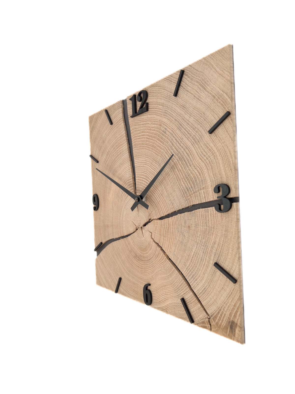 Handgefertigte Quadratische Wanduhr aus Eiche 30 × 30 cm – No. 512 – Detailansicht