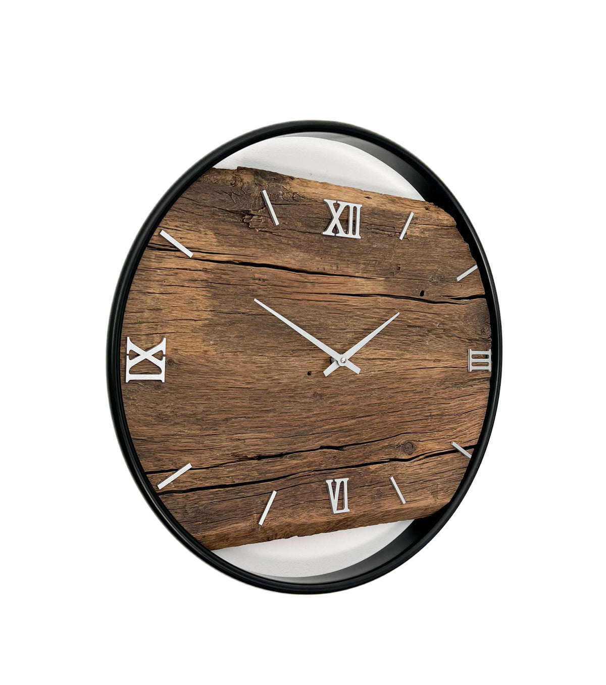 Handgefertigte Wanduhr aus Altholz-Eiche 45 cm mit Edelstahlring – No. 467 – Detailansicht