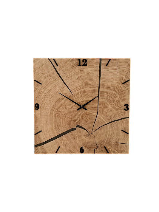 Handgefertigte Quadratische Wanduhr aus Eichenwurzelholz 43 × 43 cm – No. 278 – Gesamtansicht