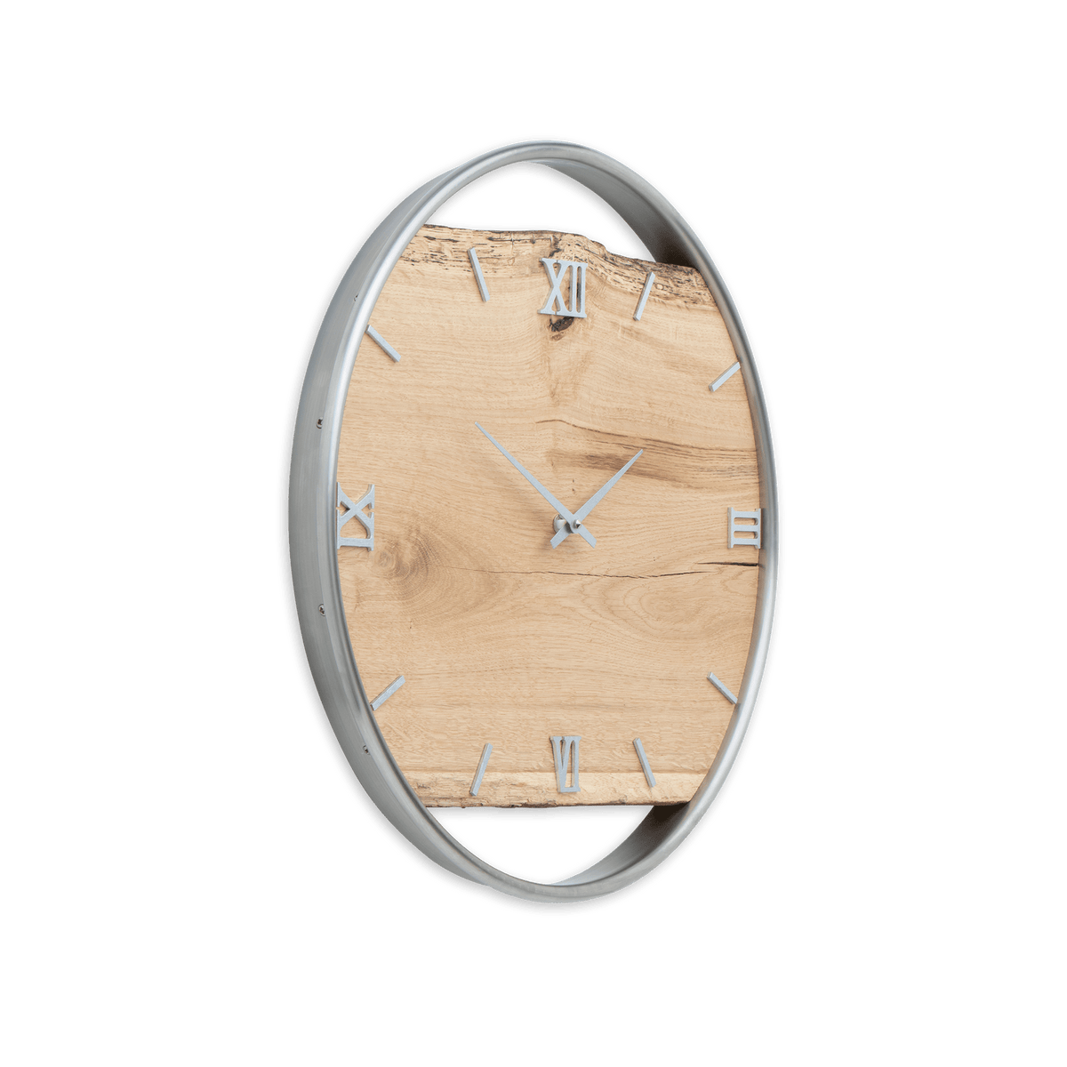 Handgefertigte Wanduhr aus Eiche 45 cm mit Edelstahlring – No. 170 – Detailansicht