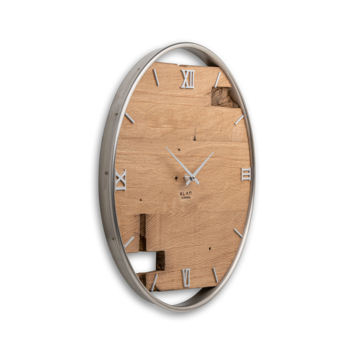 Handgefertigte Wanduhr aus Altholz-Eiche 50 cm mit Edelstahlring – No. 215 – Detailansicht