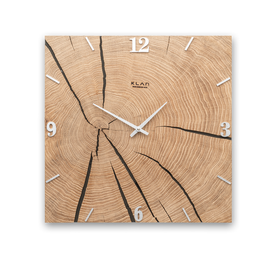Handgefertigte Quadratische Wanduhr aus Eiche 43 × 43 cm – No. 264 – Gesamtansicht