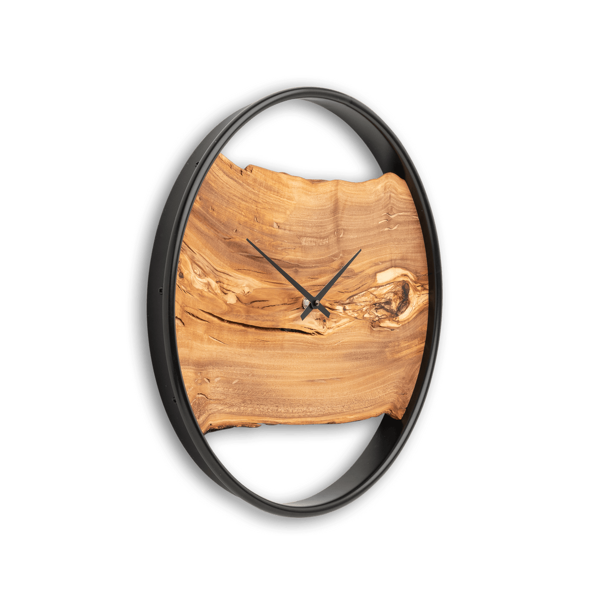 Handgefertigte Wanduhr aus Olivenholz 40 cm mit Edelstahlring – No. 317 – Detailansicht