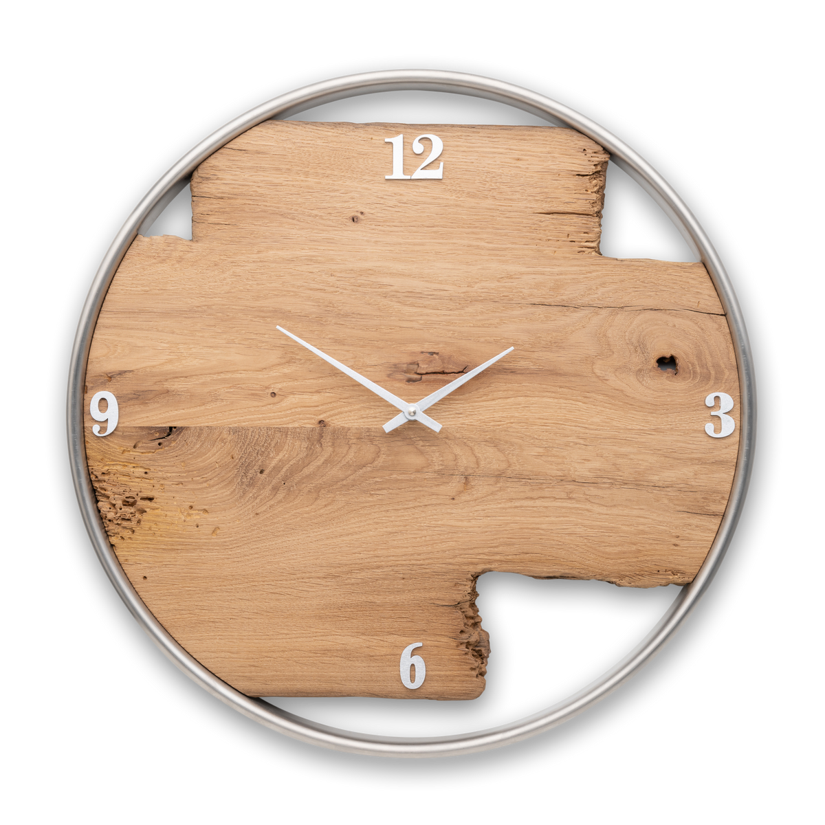 Handgefertigte Wanduhr aus Altholz-Eiche 50 cm mit Edelstahlring – No. 336 – Gesamtansicht