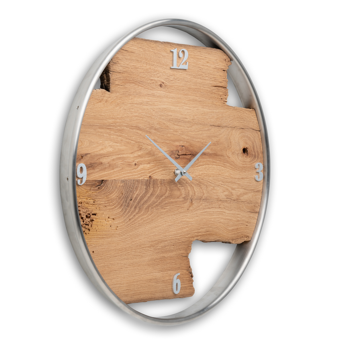 Handgefertigte Wanduhr aus Altholz-Eiche 50 cm mit Edelstahlring – No. 392 – Detailansicht