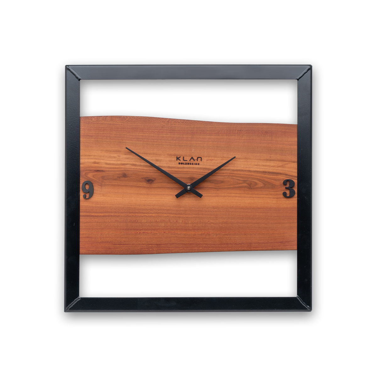 Handgefertigte Quadratische Wanduhr aus Zwetschgenholz 40 × 40 cm – No. 409 – Gesamtansicht