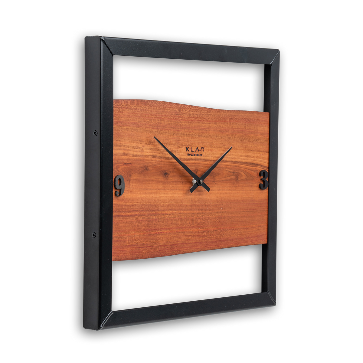 Handgefertigte Quadratische Wanduhr aus Zwetschgenholz 40 × 40 cm – No. 409 – Detailansicht