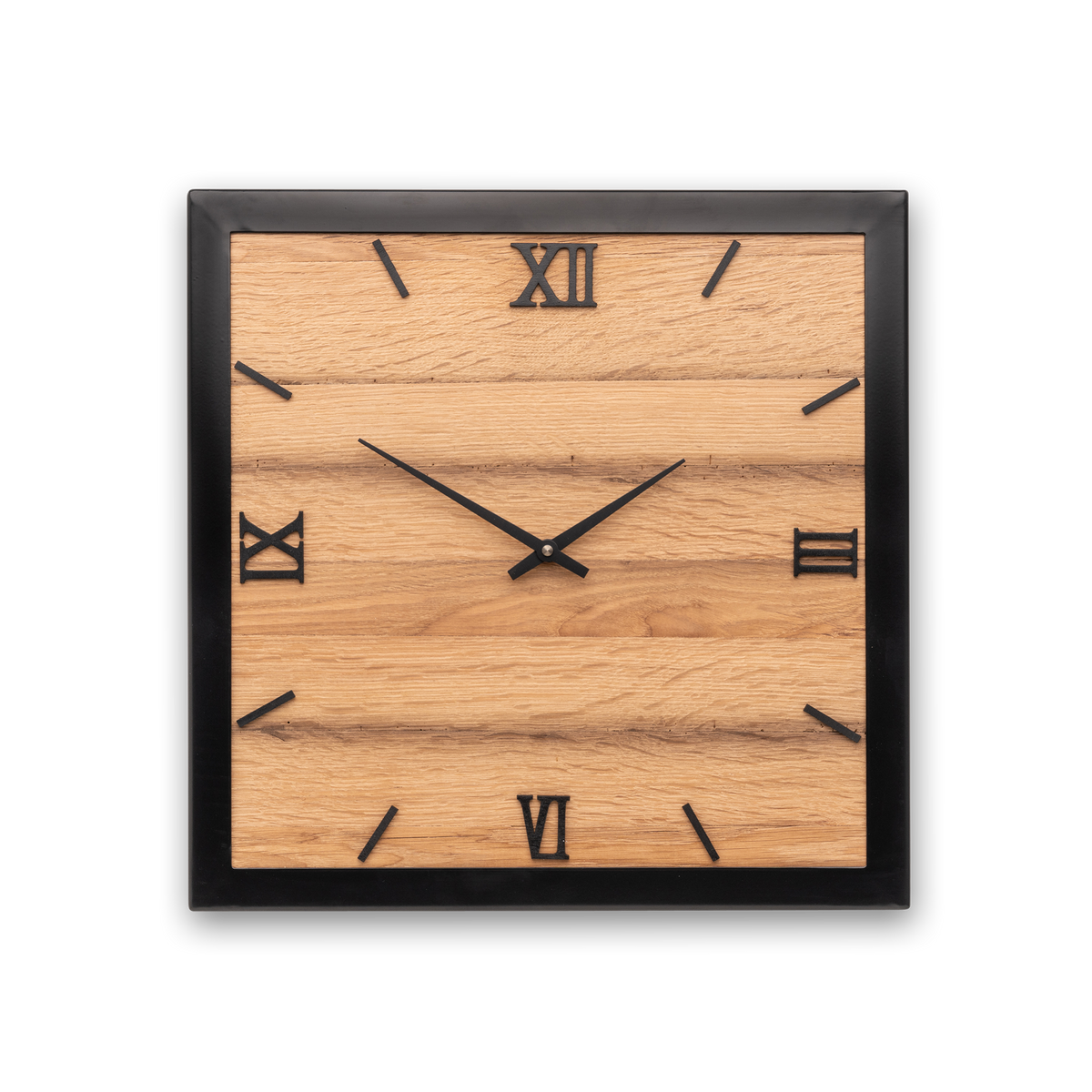 Handgefertigte Quadratische Wanduhr aus Eiche 40 × 40 cm – No. 454 – Gesamtansicht